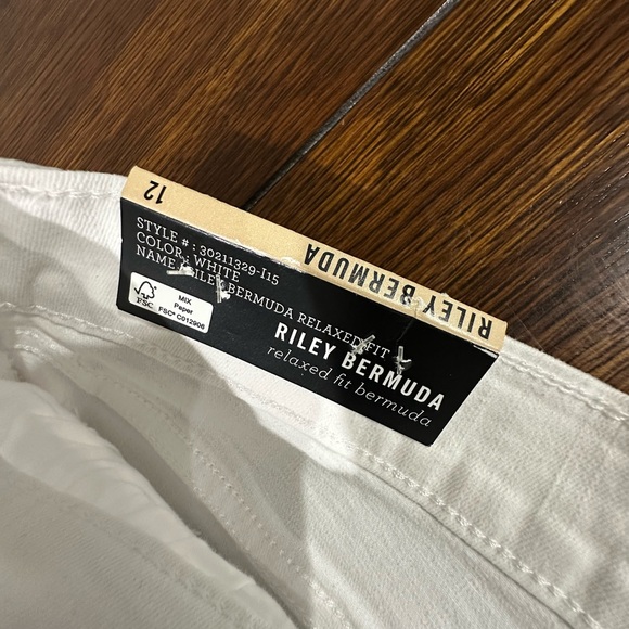 Bandolino Riley Relaxed Bermuda Shorts Womens 12 Relaxed Fit Stretch New - Picture 8 of 9